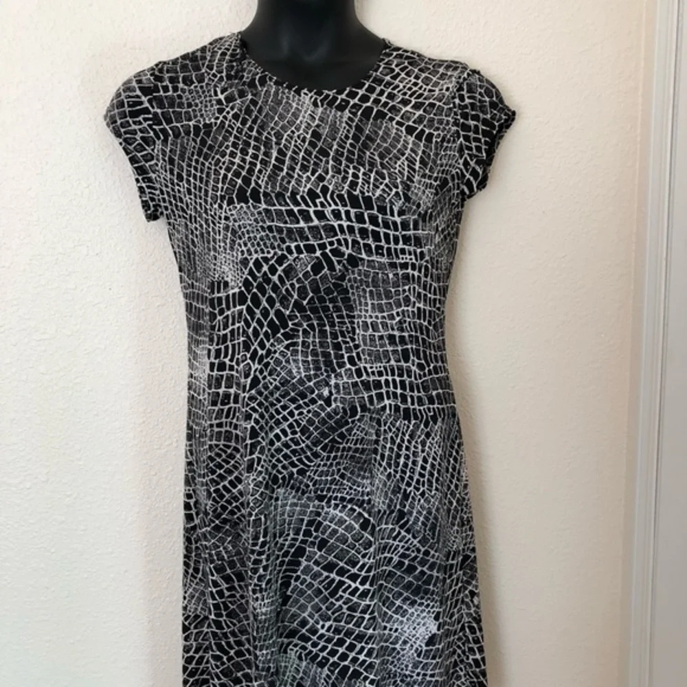 💜💜 Black and White Dress Womens Size M